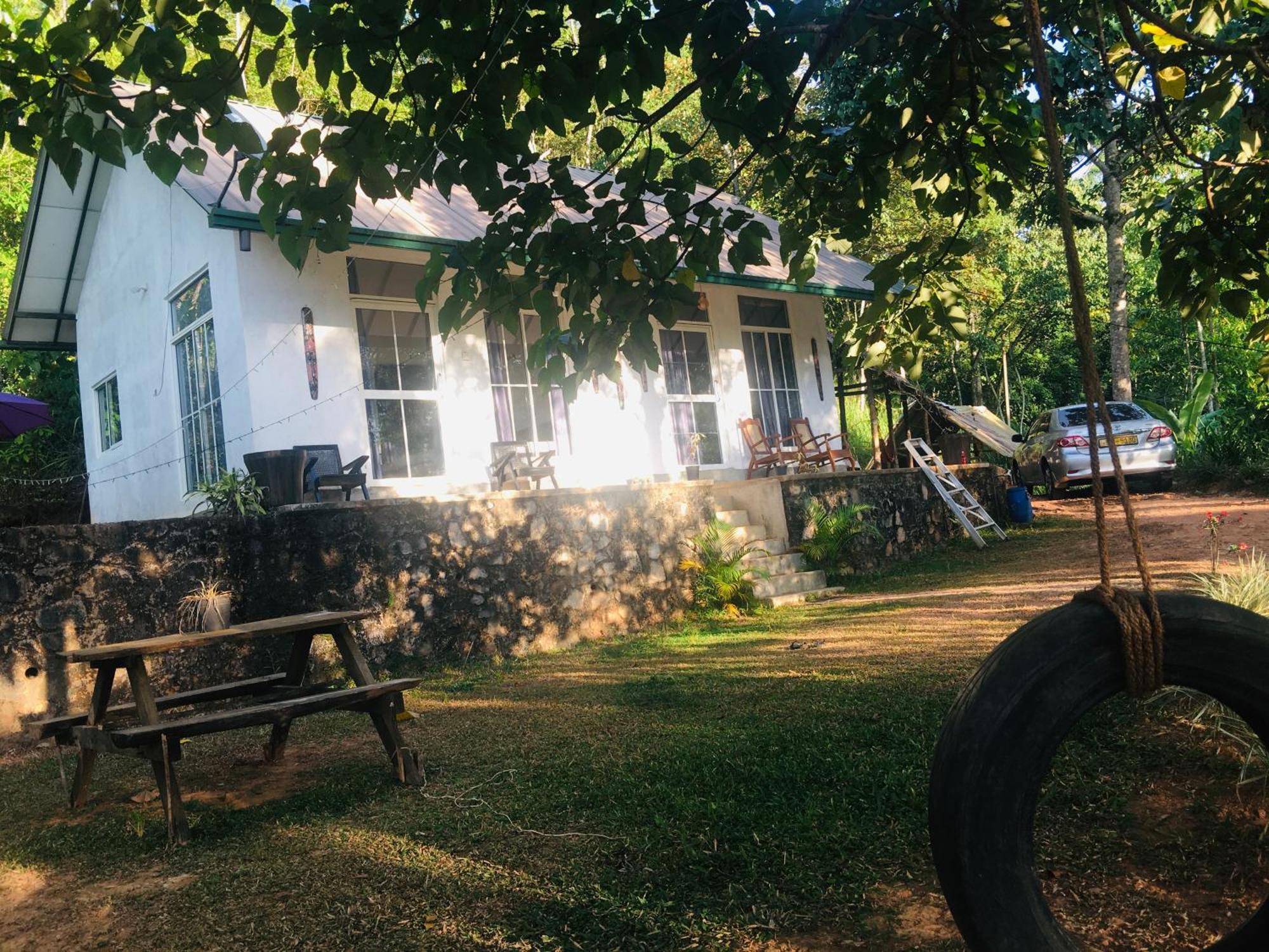Little Wood Villa And Retreats Doluwa Канди Экстерьер фото