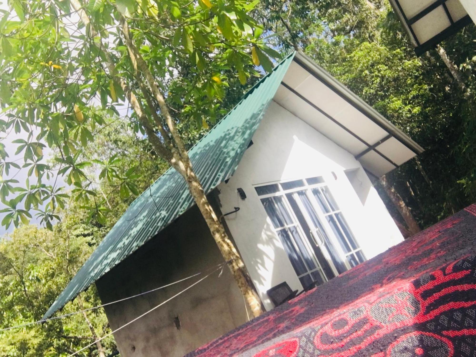 Little Wood Villa And Retreats Doluwa Канди Экстерьер фото